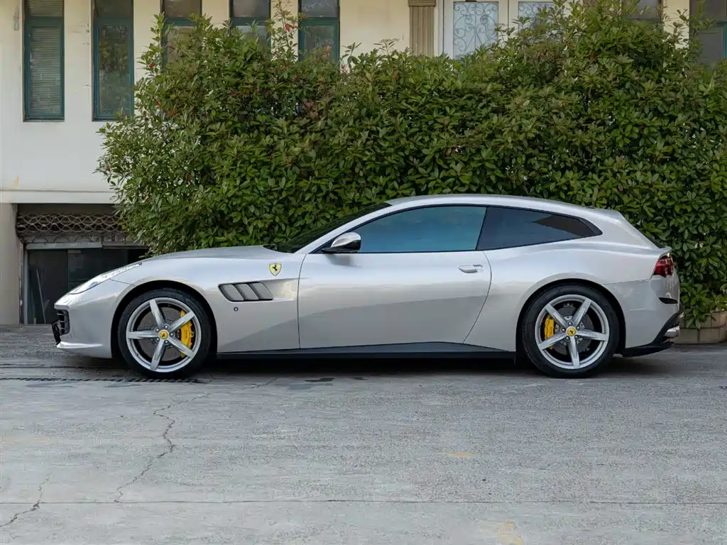 Ferrari GTC4Lusso 2017 2017 3.9T V8