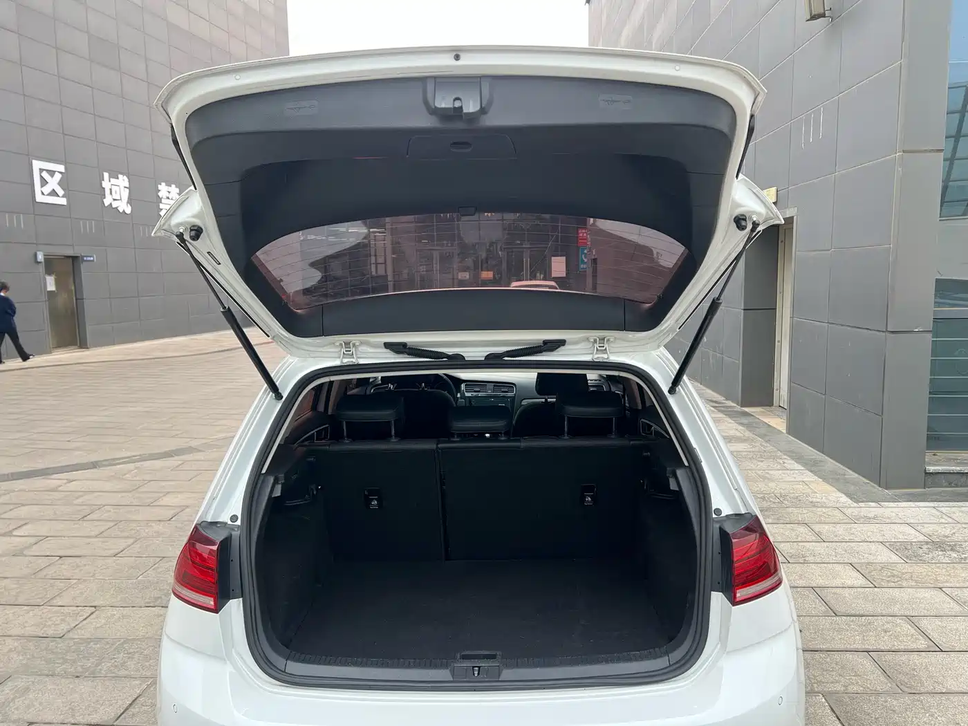Volkswagen Golf 2020 280TSI DSG Comfort фото 23