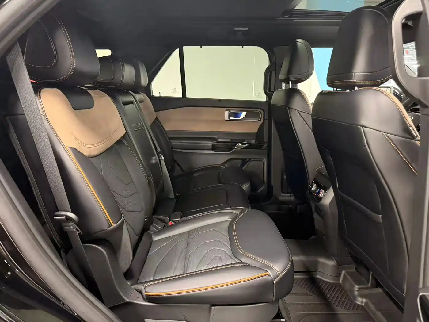 Ford Explorer 2025 2024 2.3T EcoBoost Kunlun Summit Edition 7-Seater
