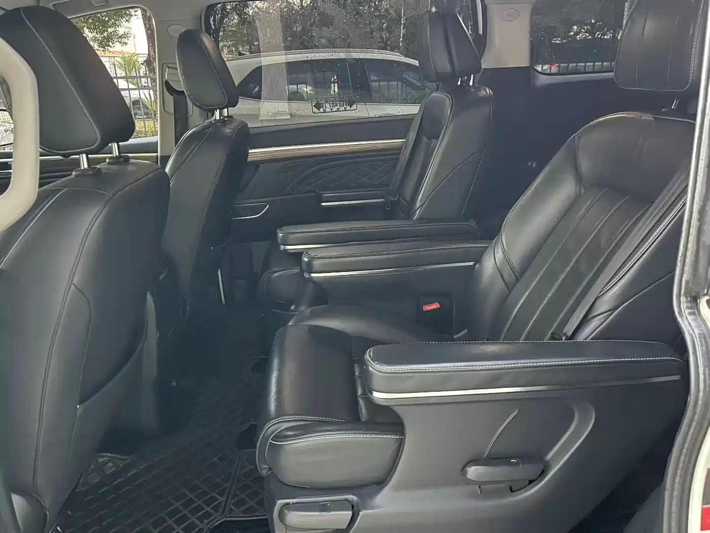 GAC Trumpchi Trumpchi M8 2018 320T Exclusive Edition фото 9