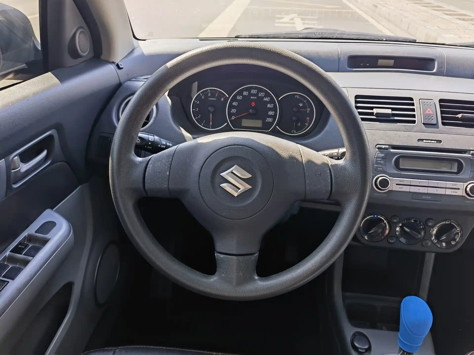 Photo 12 - Suzuki Swift