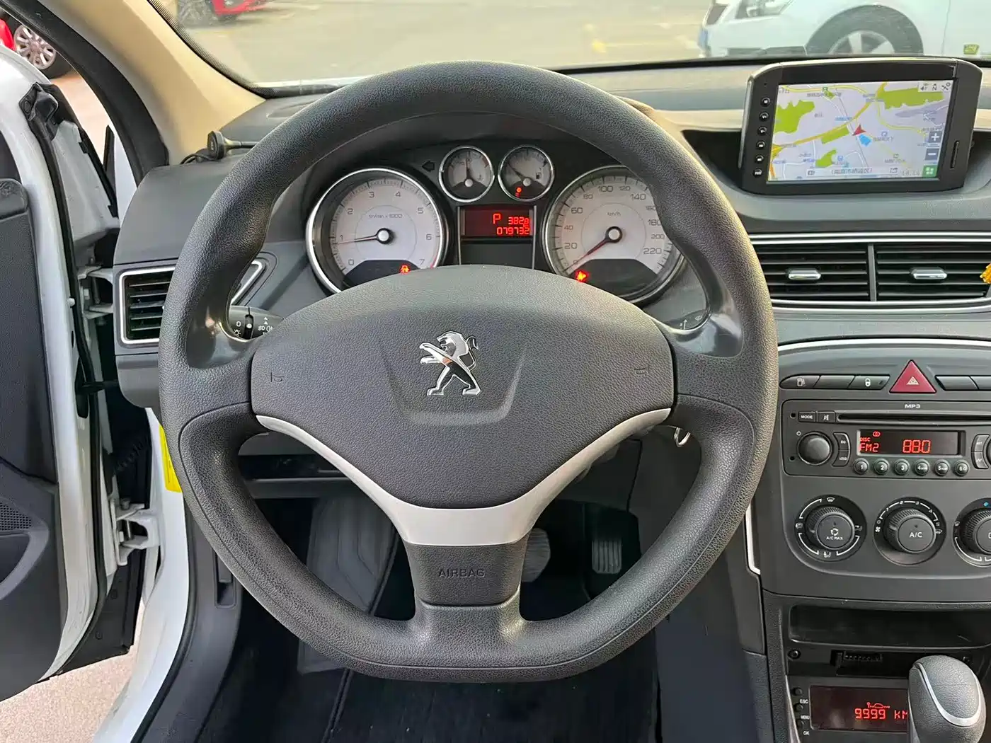 Peugeot 308 2013 Model 1.6L Automatic Superior Style фото 7
