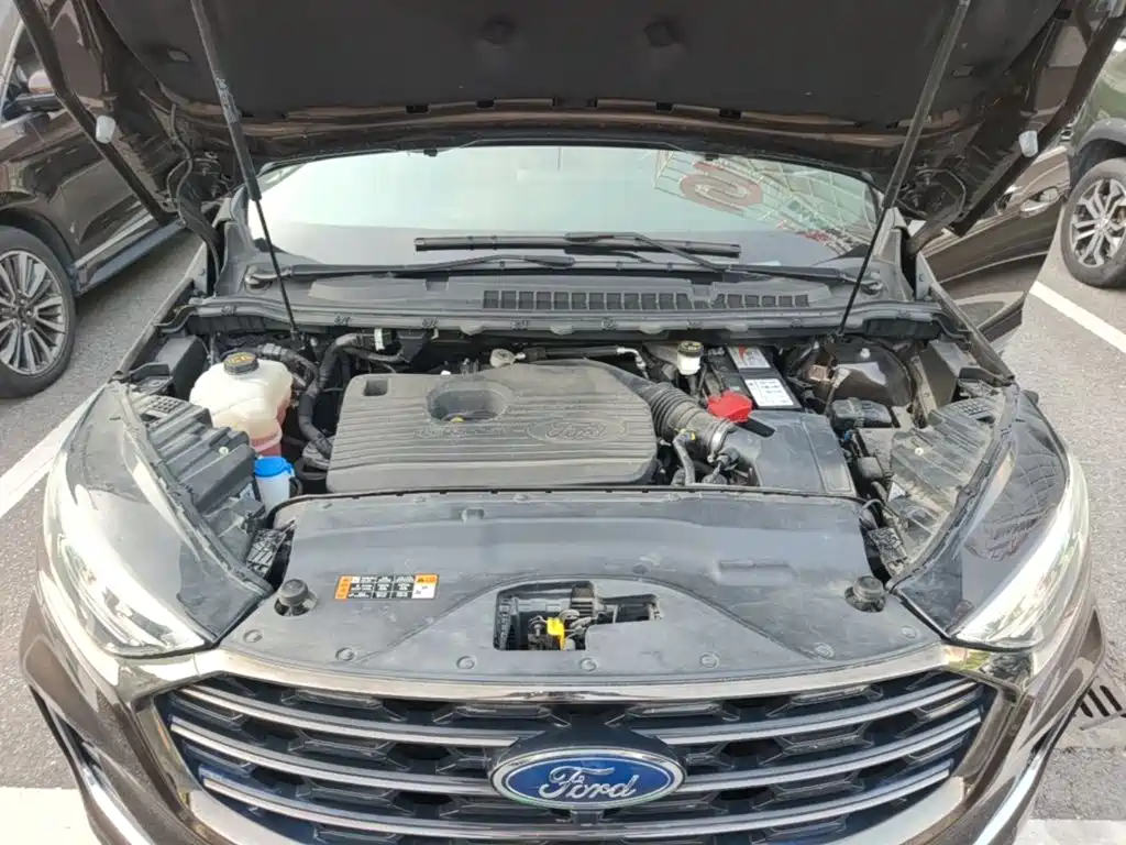 Фото 20 - Ford Edge