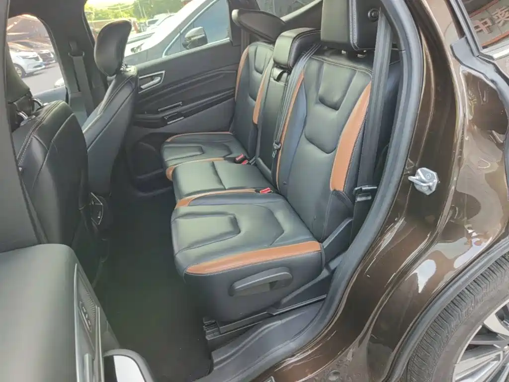 Фото 17 - Ford Edge