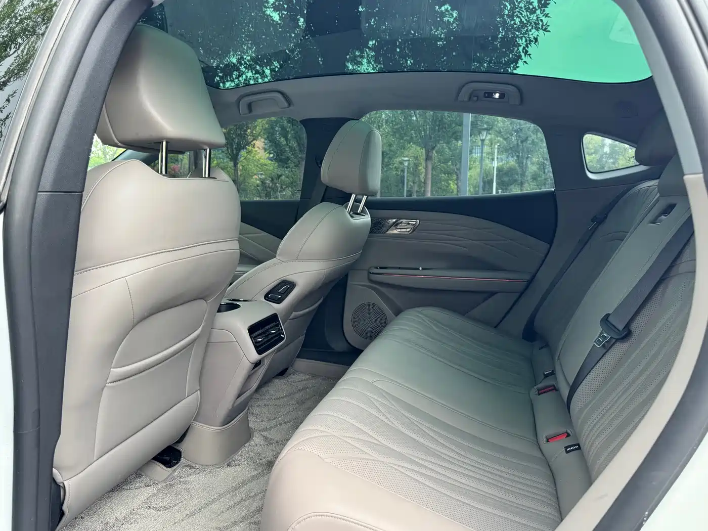 Geely Galaxy Galaxy Xingyao 8 2025 2025 130km EM-i Premium Edition