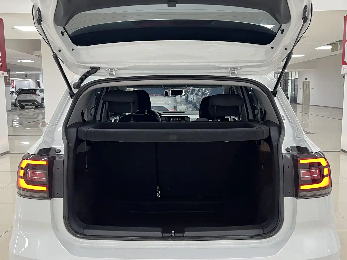 VOLKSWAGEN EXPLORING THE SHADOW