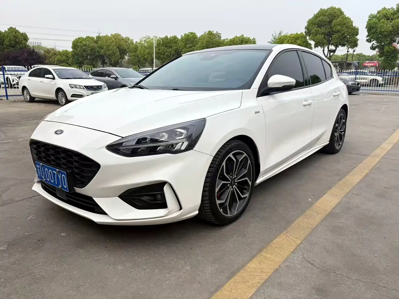 FORD FOX
