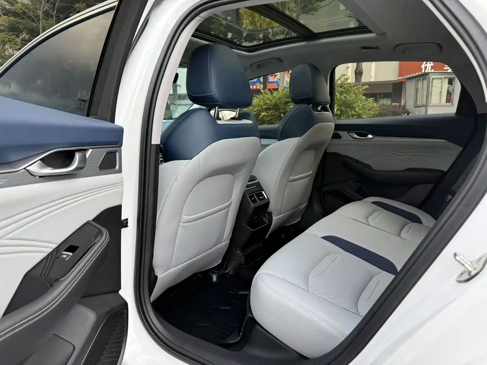 Фото 9 - Geely Preface