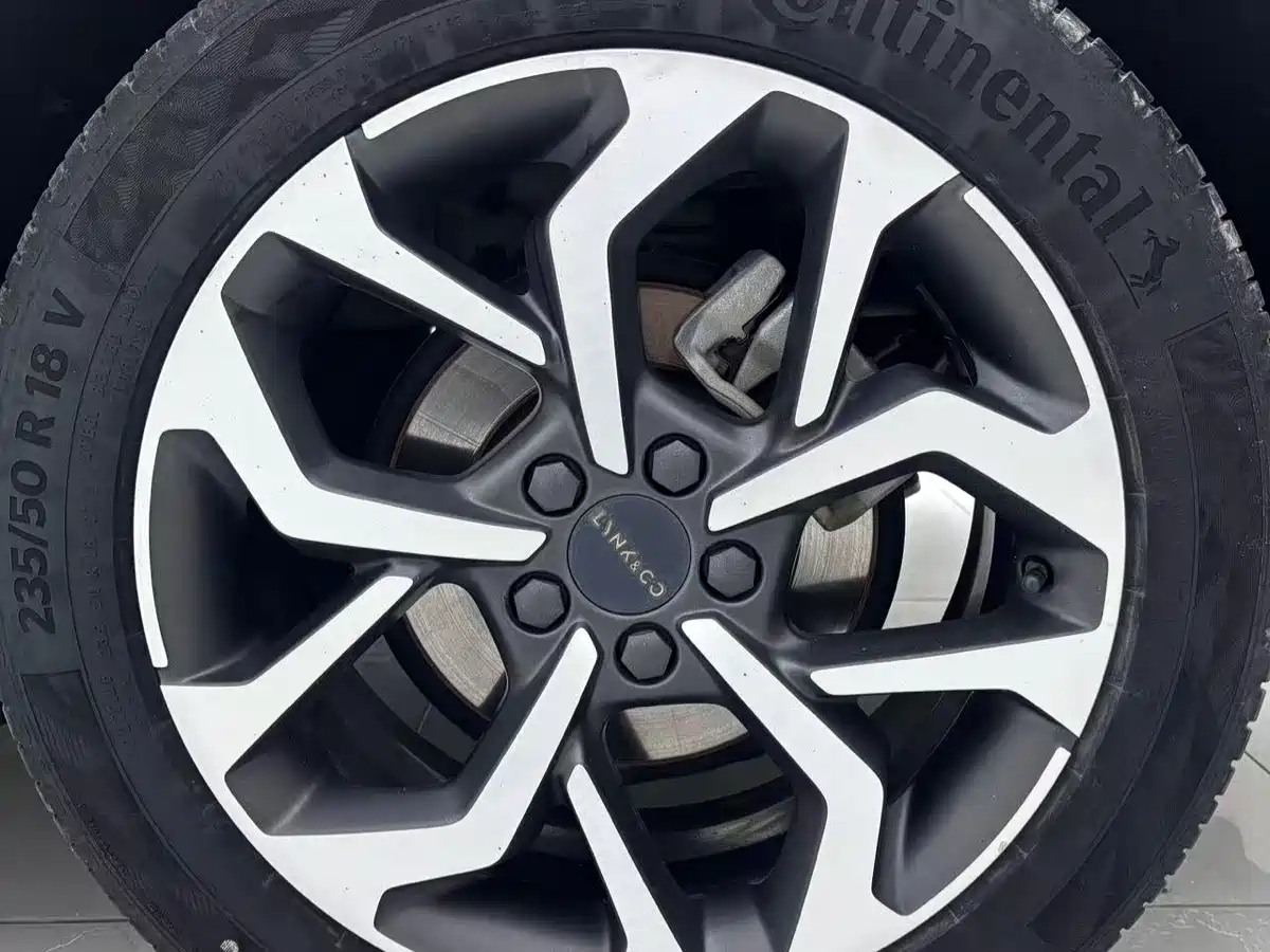 Lynk & Co 02 2019 1.5T DCT 2WD Power Edition China VI фото 14