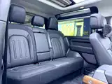 Photo 12 - Land Rover Defender