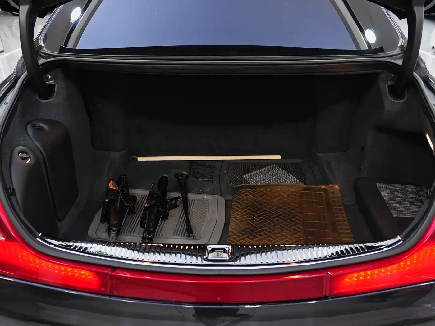Maybach Maybach 2011 2005 Model 5.5T 62
