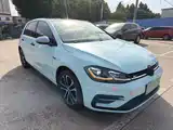 Photo 4 - Volkswagen Golf