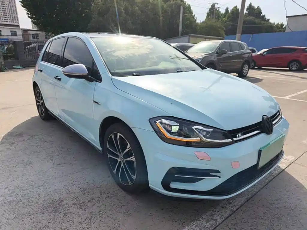Photo 4 - Volkswagen Golf