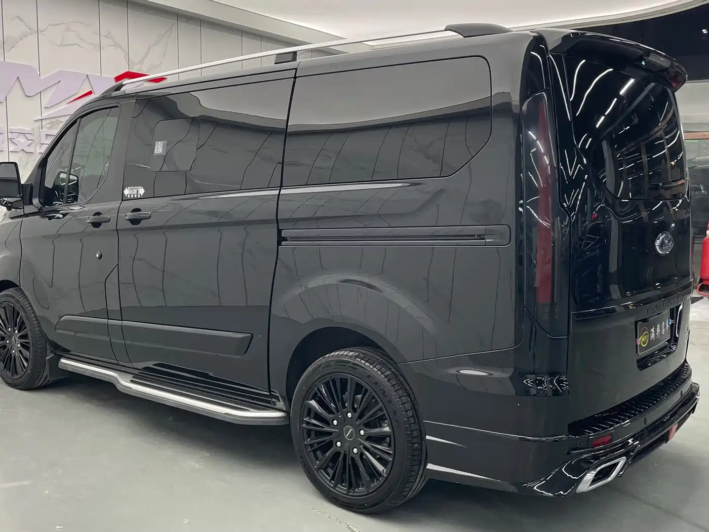FORD TOURUIOU