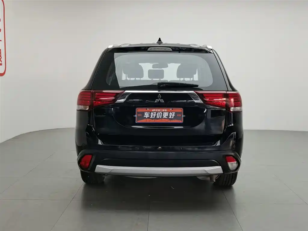 Mitsubishi Outlander (Import) 2016 2.4L 4WD Elite 5-seater фото 4