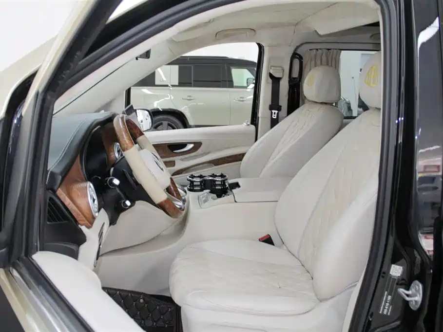 Mercedes-Benz Vito 2020 2.0T Business Edition (7-seater) фото 6