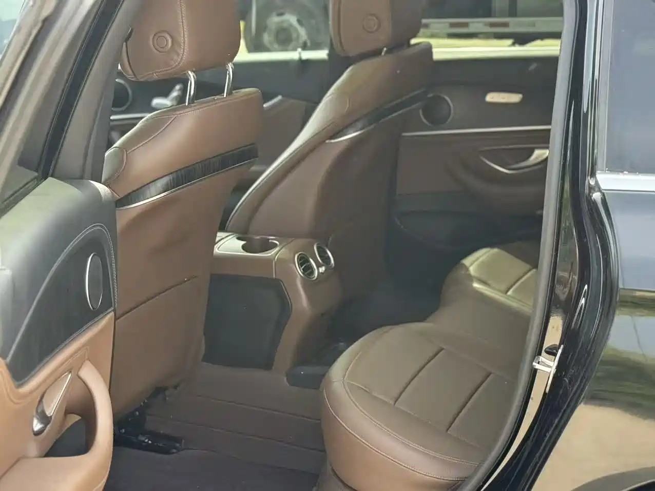 Mercedes-Benz E-Class 2020 Model E 260 L Sport фото 9
