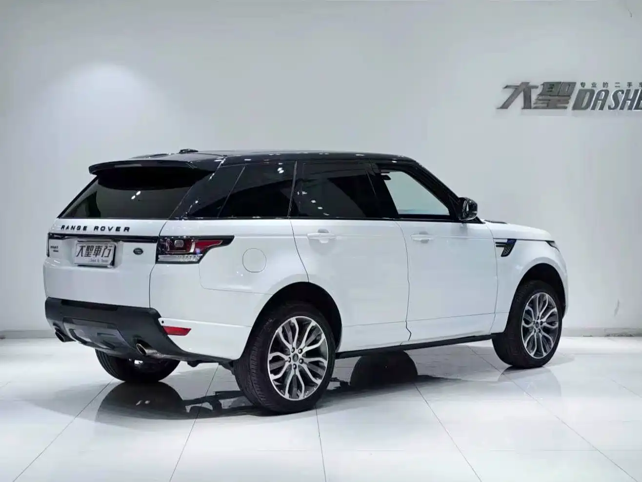 Land Rover Range Rover Sport 2016 Model 3.0 SC V6 HSE DYNAMIC фото 4