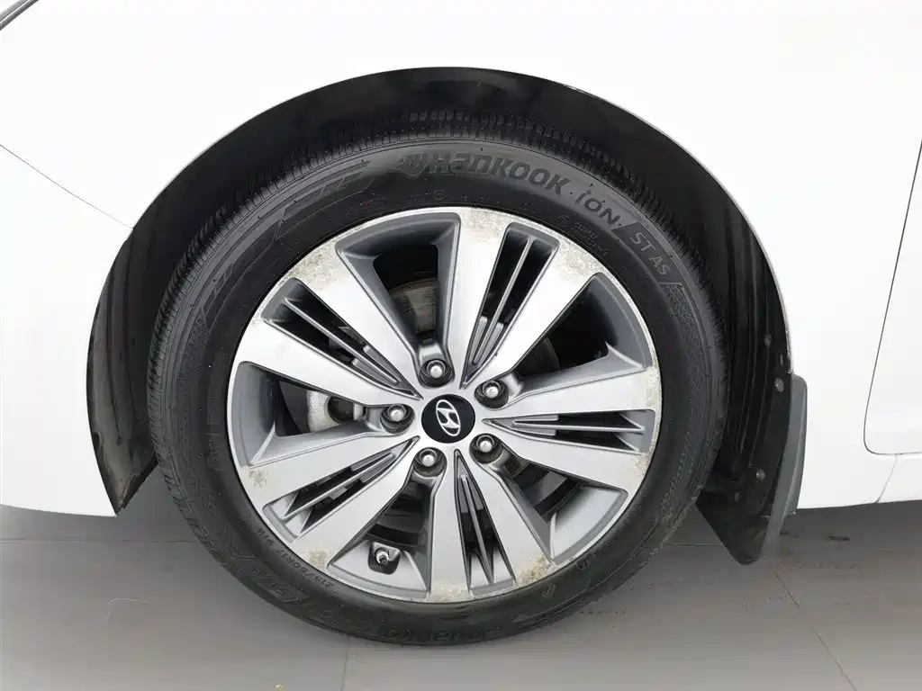 Hyundai Mistra 2014 1.8L Auto Premium DLX фото 17