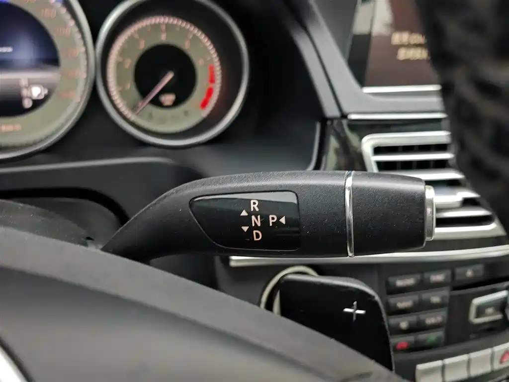 Mercedes-Benz E-Class 2015 E 260 L Sport фото 13