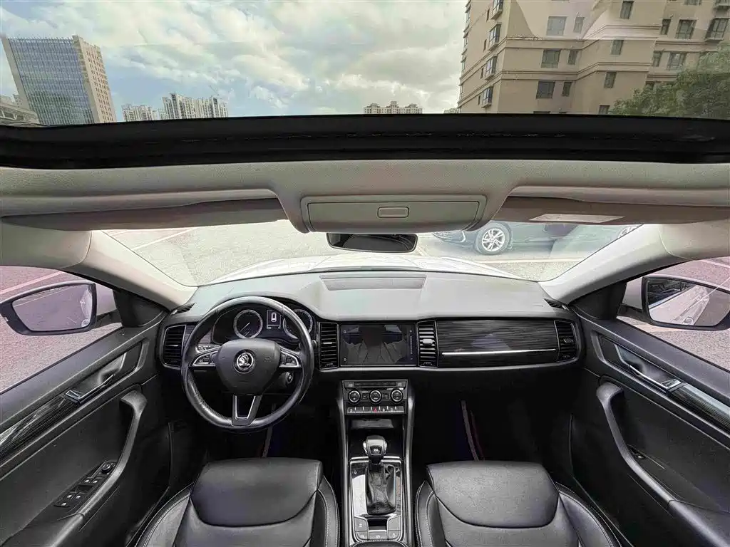 Škoda Kodiaq 2018 Facelift TSI330 7-seat 2WD Luxury Tech Edition фото 10