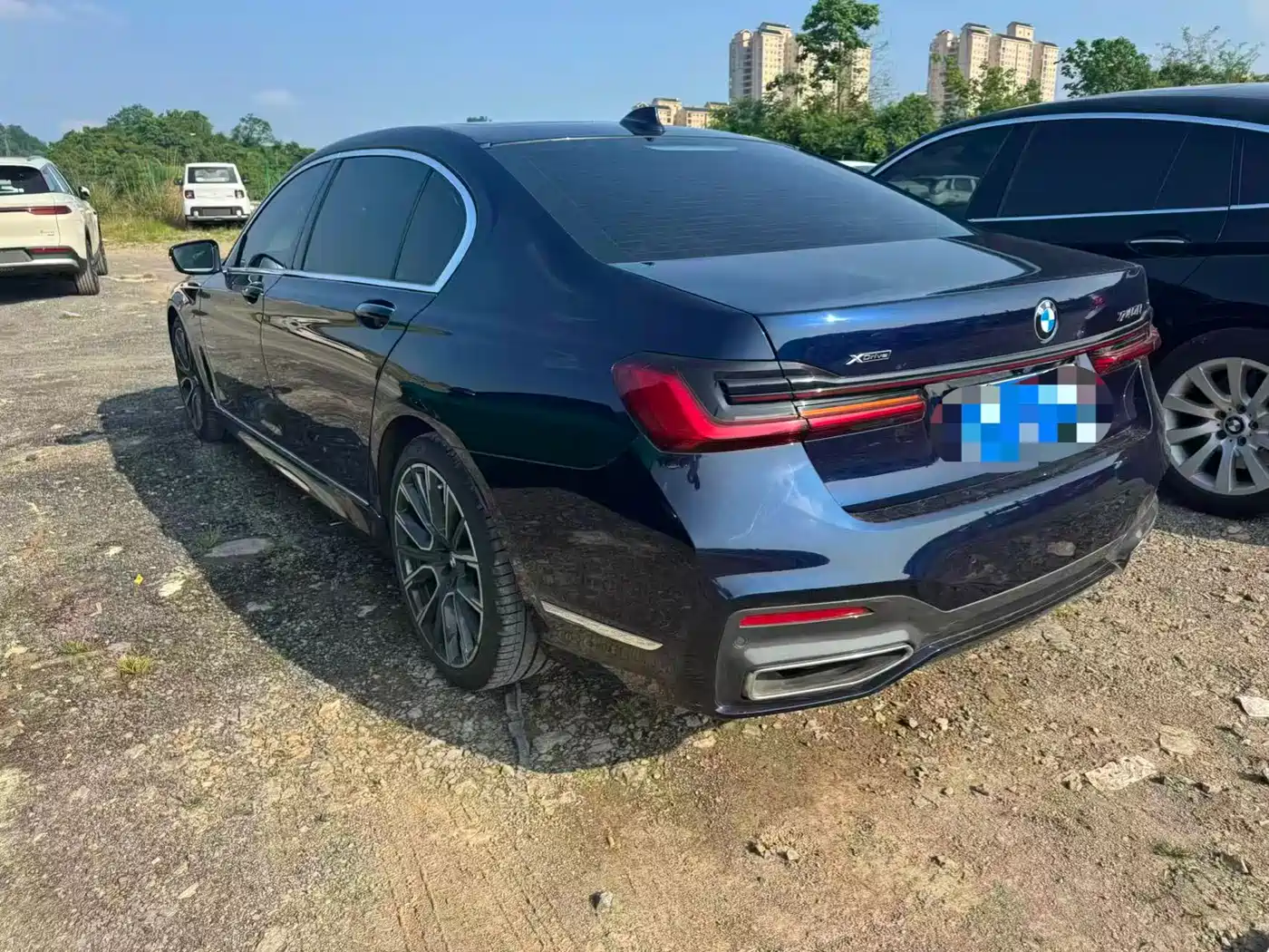 BMW 7 Series 2021 Model 740Li xDrive Executive M Sport Package фото 3