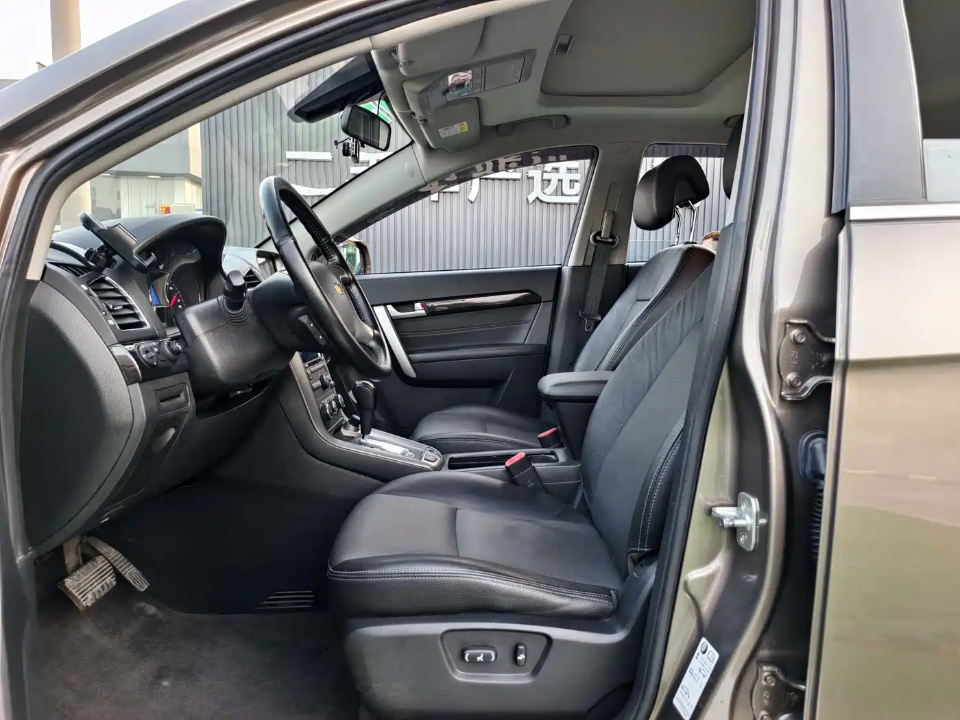 Chevrolet Captiva 2015 2.4L AWD Flagship 7-Seater фото 8