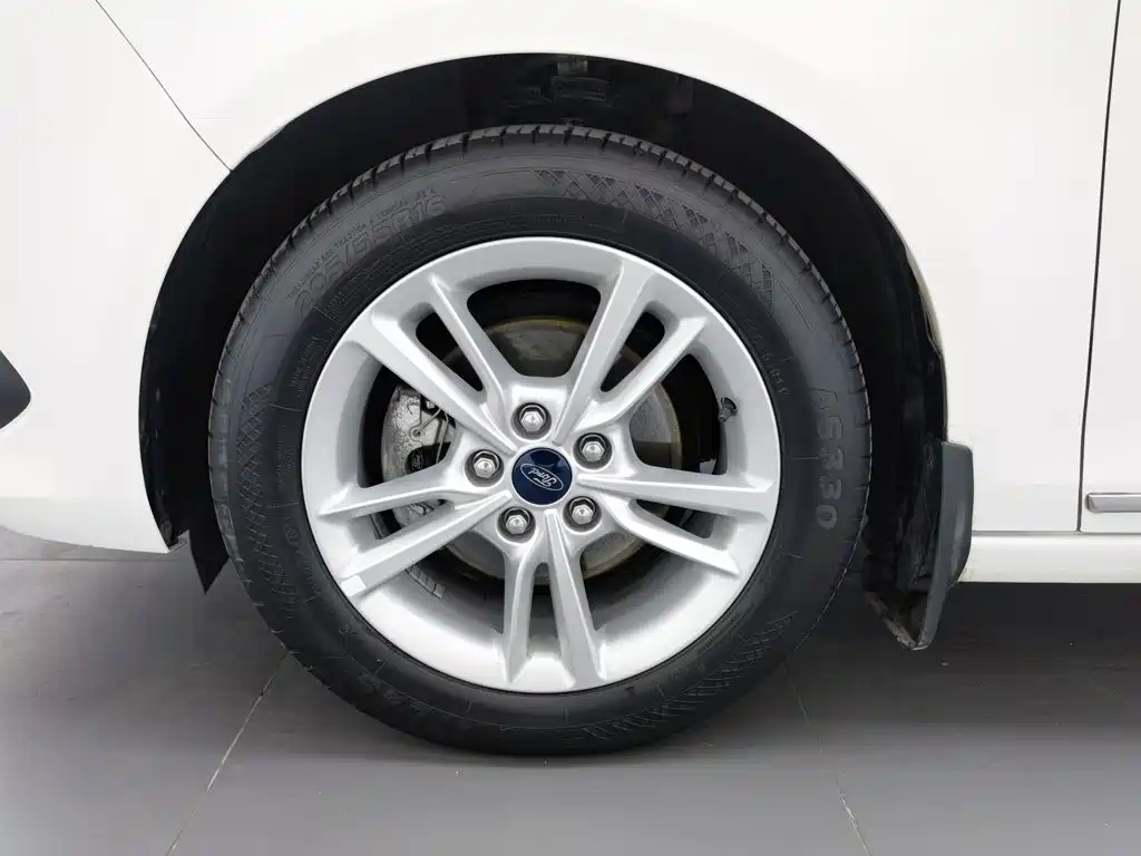Ford Escort 2021 2019 Facelift 1.5L Auto Comfort Edition China VI