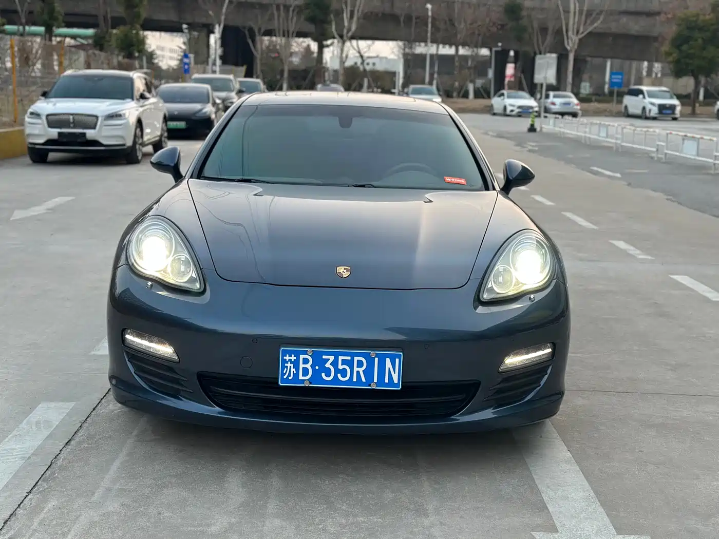 Porsche Panamera 2013 Panamera Platinum Edition 3.6L фото 2