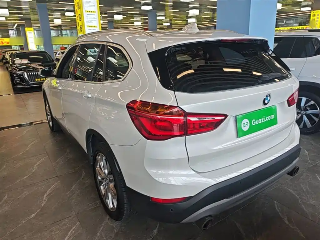 BMW X1 2019 sDrive20Li Leading Model фото 5