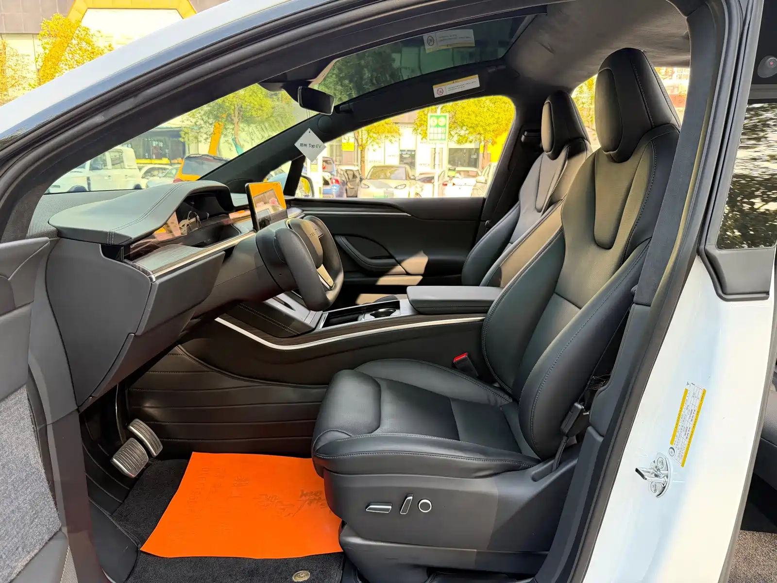 Фото 4 - Tesla Model X