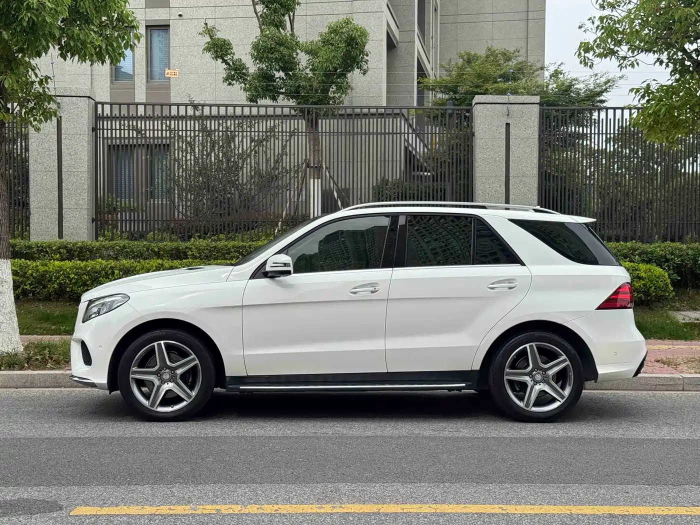 Mercedes-Benz GLE 2016 GLE 400 4MATIC фото 11