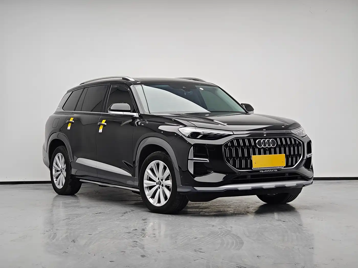 AUDI Q6