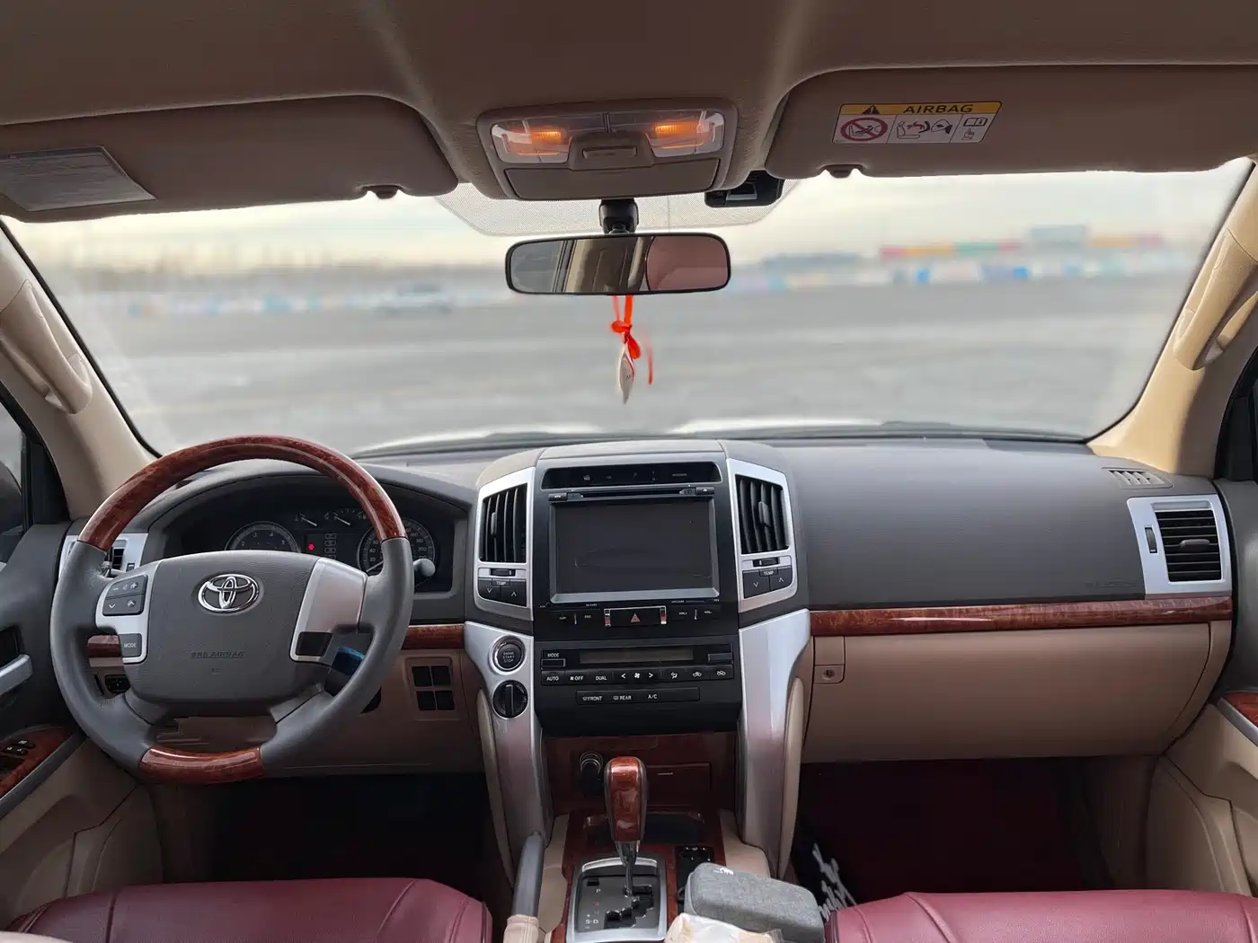 Toyota Land Cruiser (Import) 2015 4.0L V6 Middle East Limited Edition фото 13