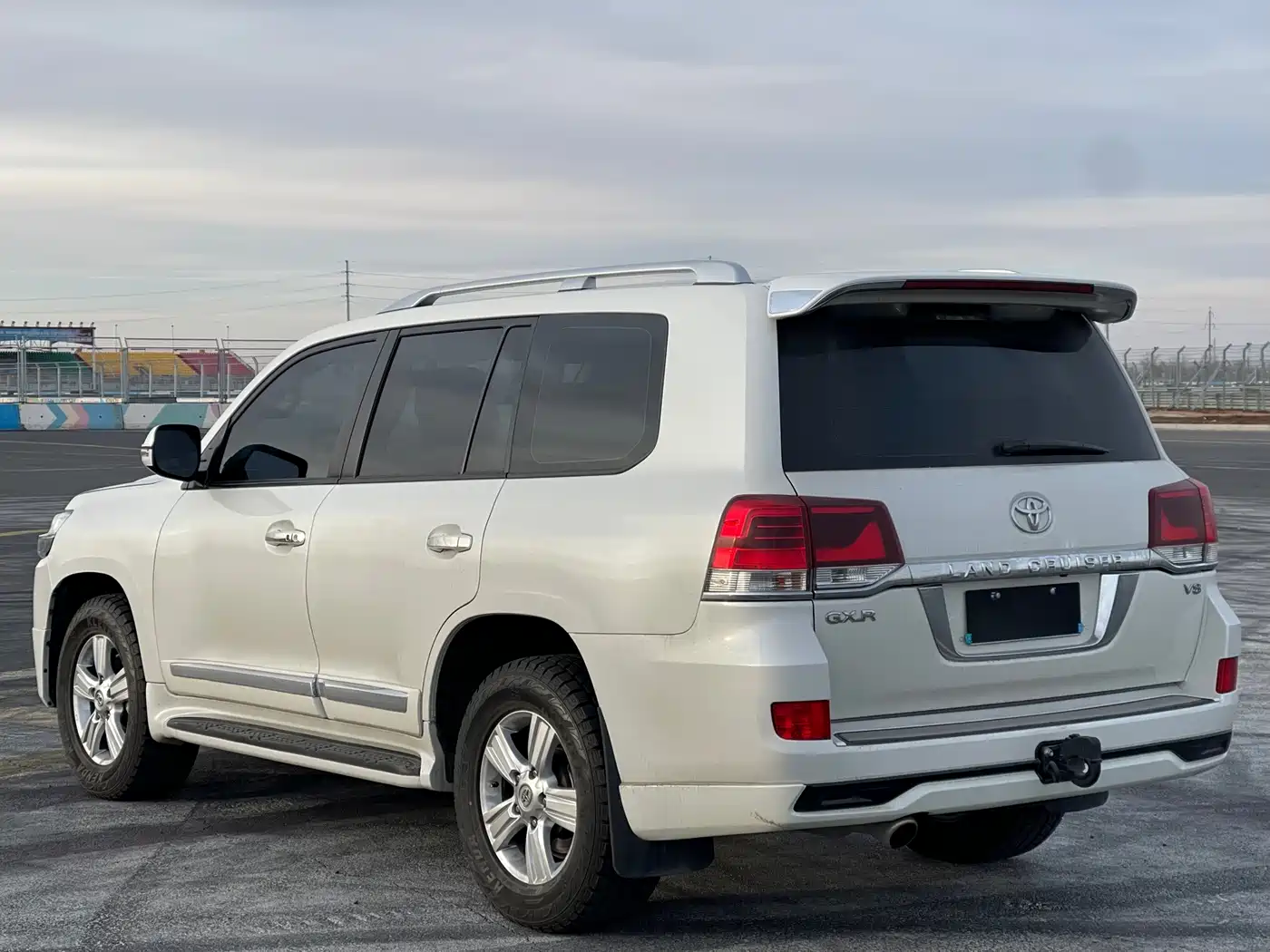 Toyota Land Cruiser (Import) 2015 4.0L V6 Middle East Limited Edition фото 6