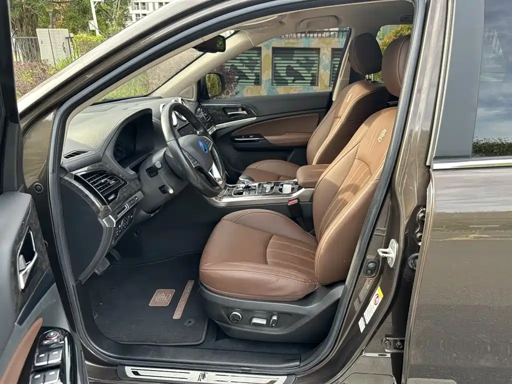 BYD Tang New Energy 2017 2.0T Tang 100 фото 6