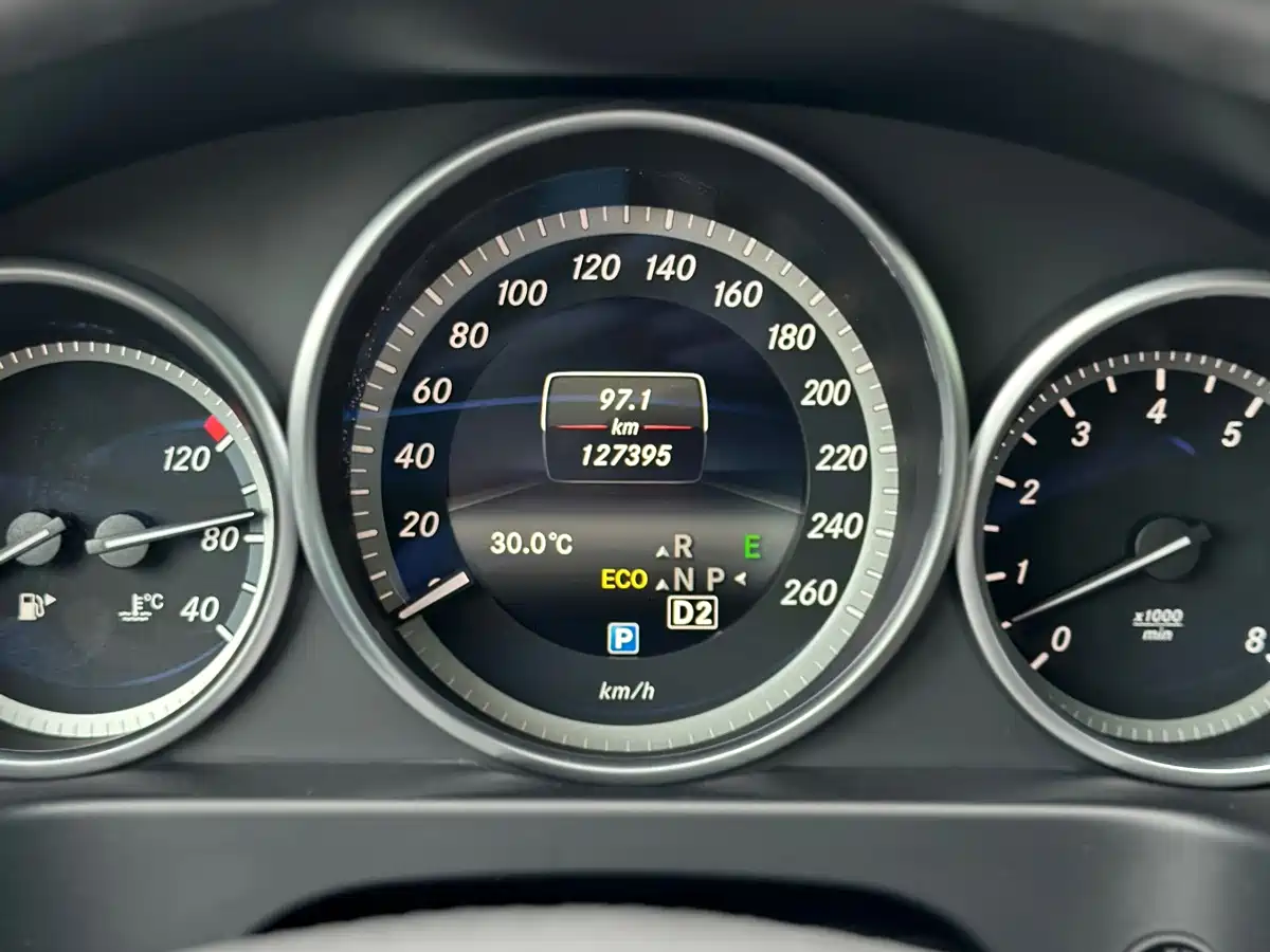 Photo 12 - Mercedes-Benz E-Class