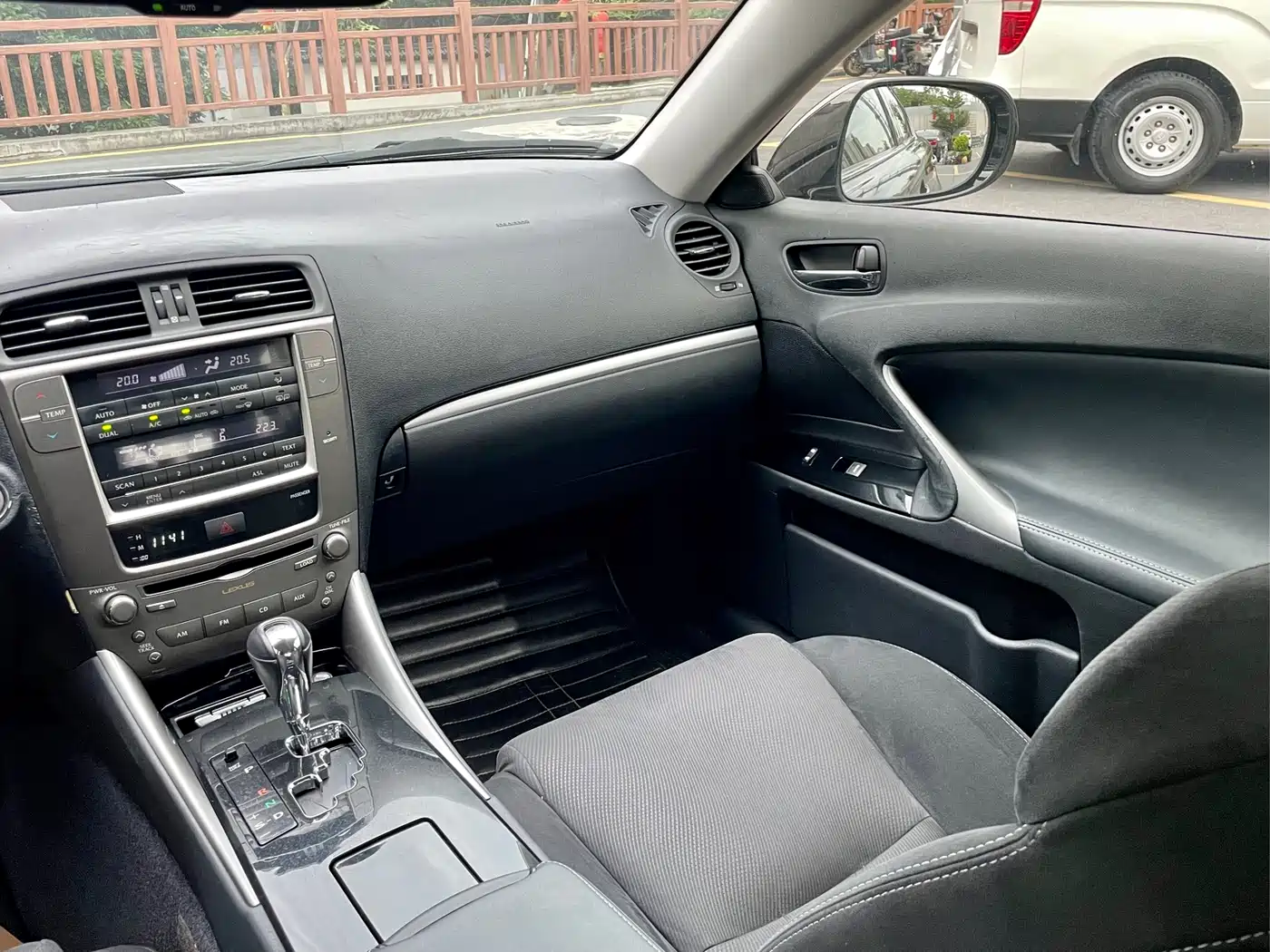 Lexus IS 2011 250 Sport фото 18