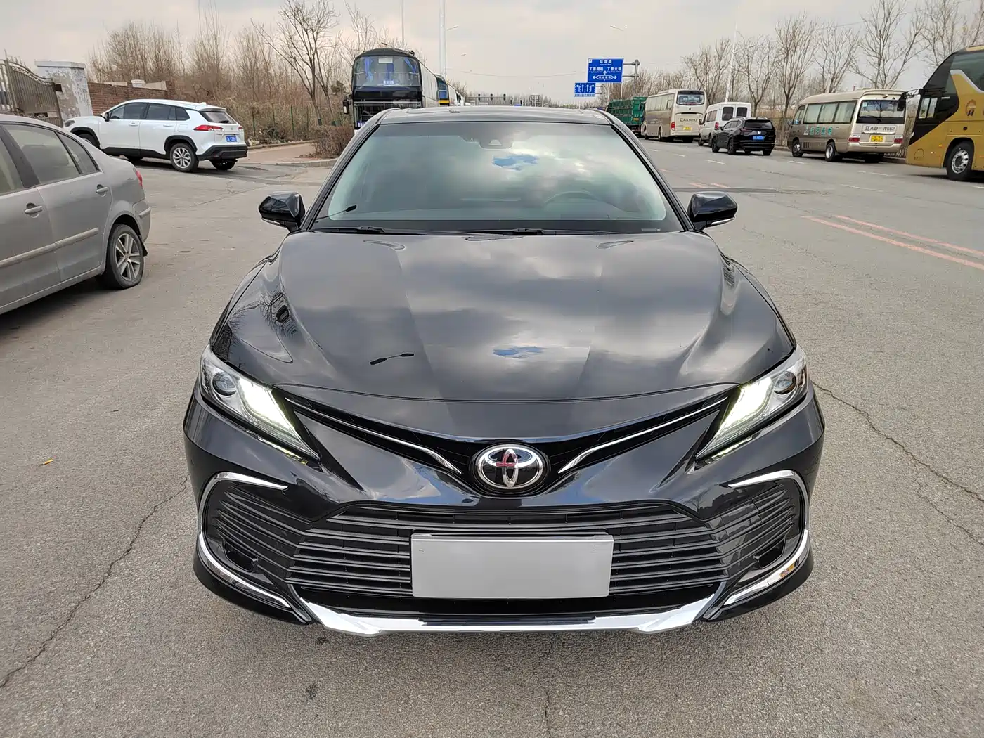 Toyota Camry 2023 2.0G Luxury Edition фото 3