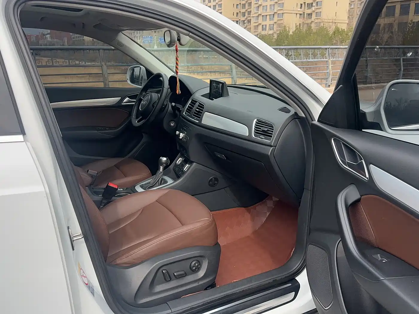 Audi Q3 2015 35 TFSI Comfort фото 25