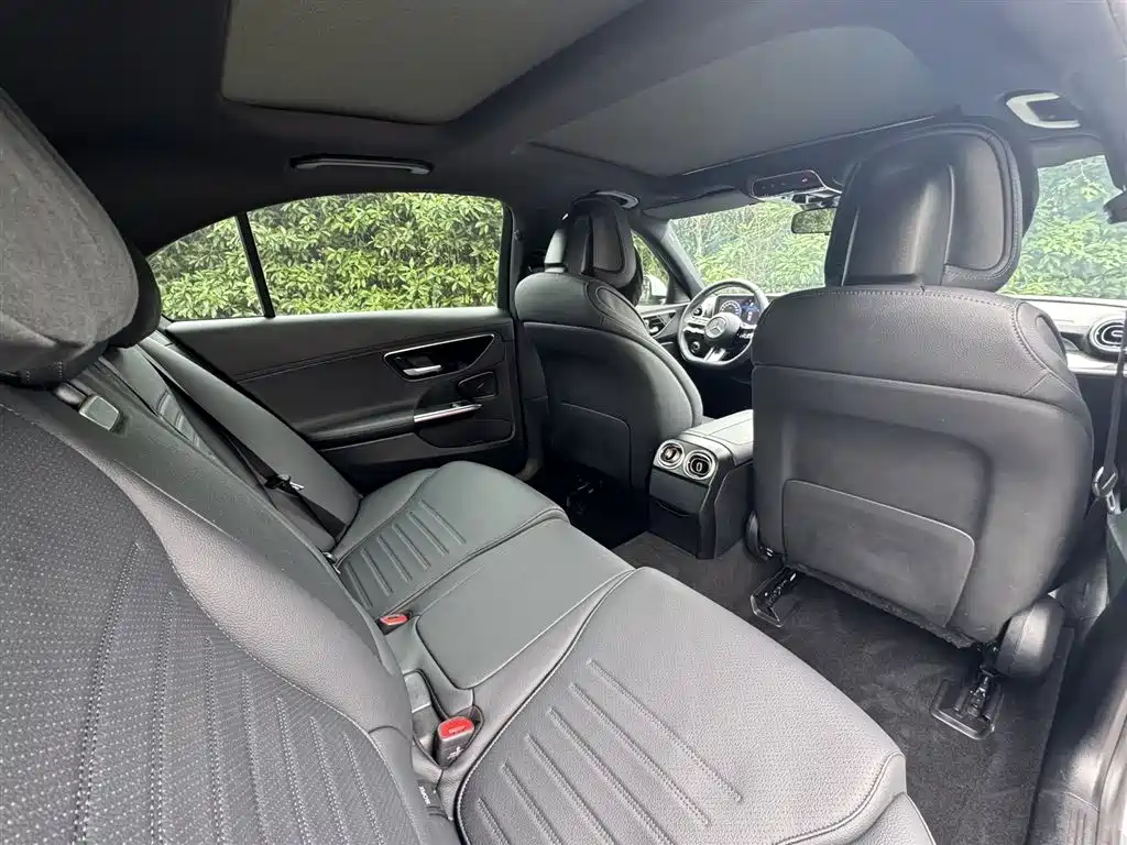 Mercedes-Benz C-Class 2024 Facelift III C 260 L фото 6
