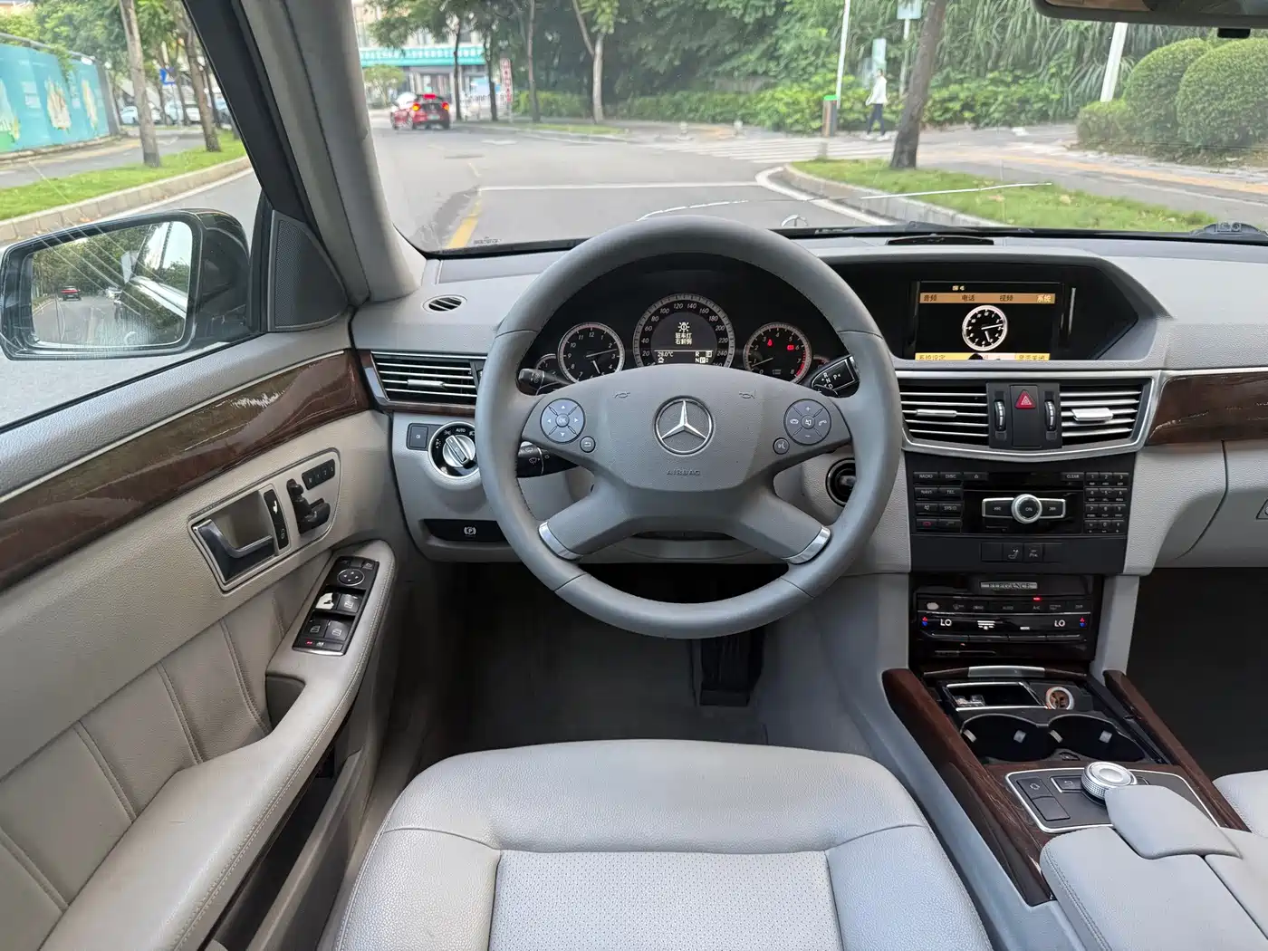 Mercedes-Benz E-Class 2012 2012 E 200 L CGI Elegance