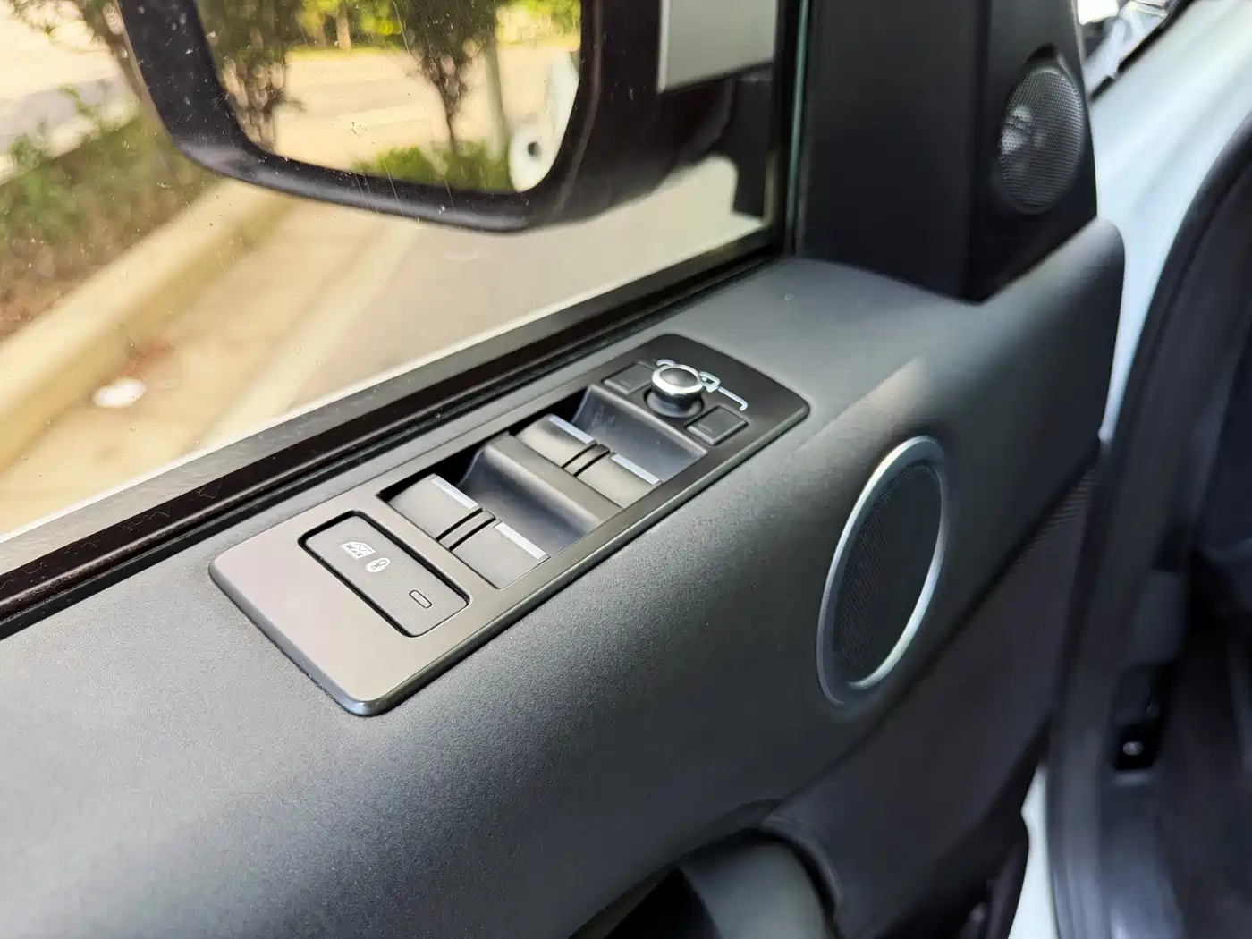 Land Rover Discovery 2019 3.0 SC V6 SE фото 5