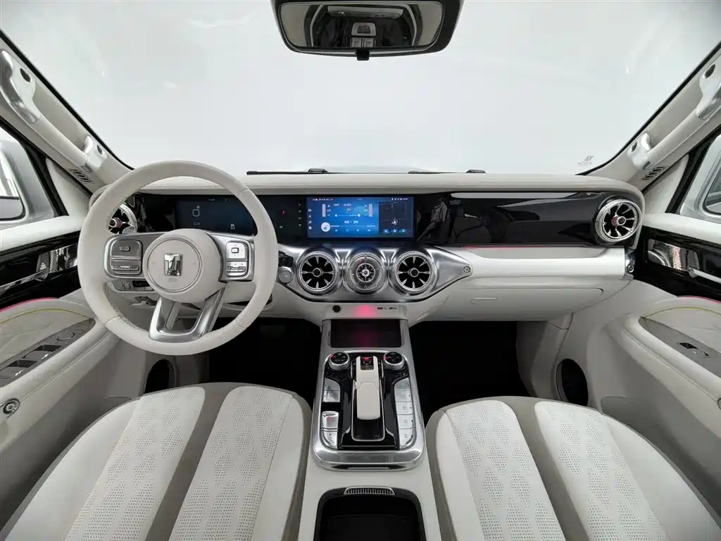 TANK CO CREATION TANK 300