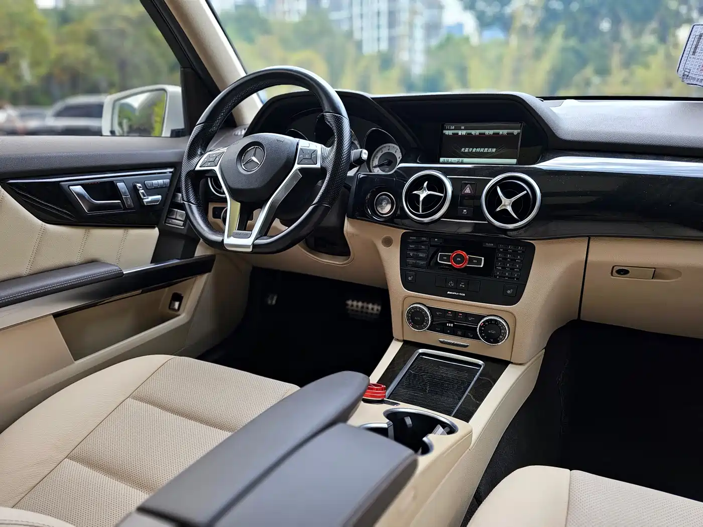 Mercedes-Benz GLK-Class 2015 GLK 300 4MATIC Luxury Ultimate Edition фото 4