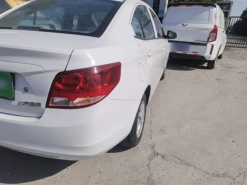 Chevrolet Sail 2018 Sail 3 1.3L Manual Comfort Sunroof фото 8