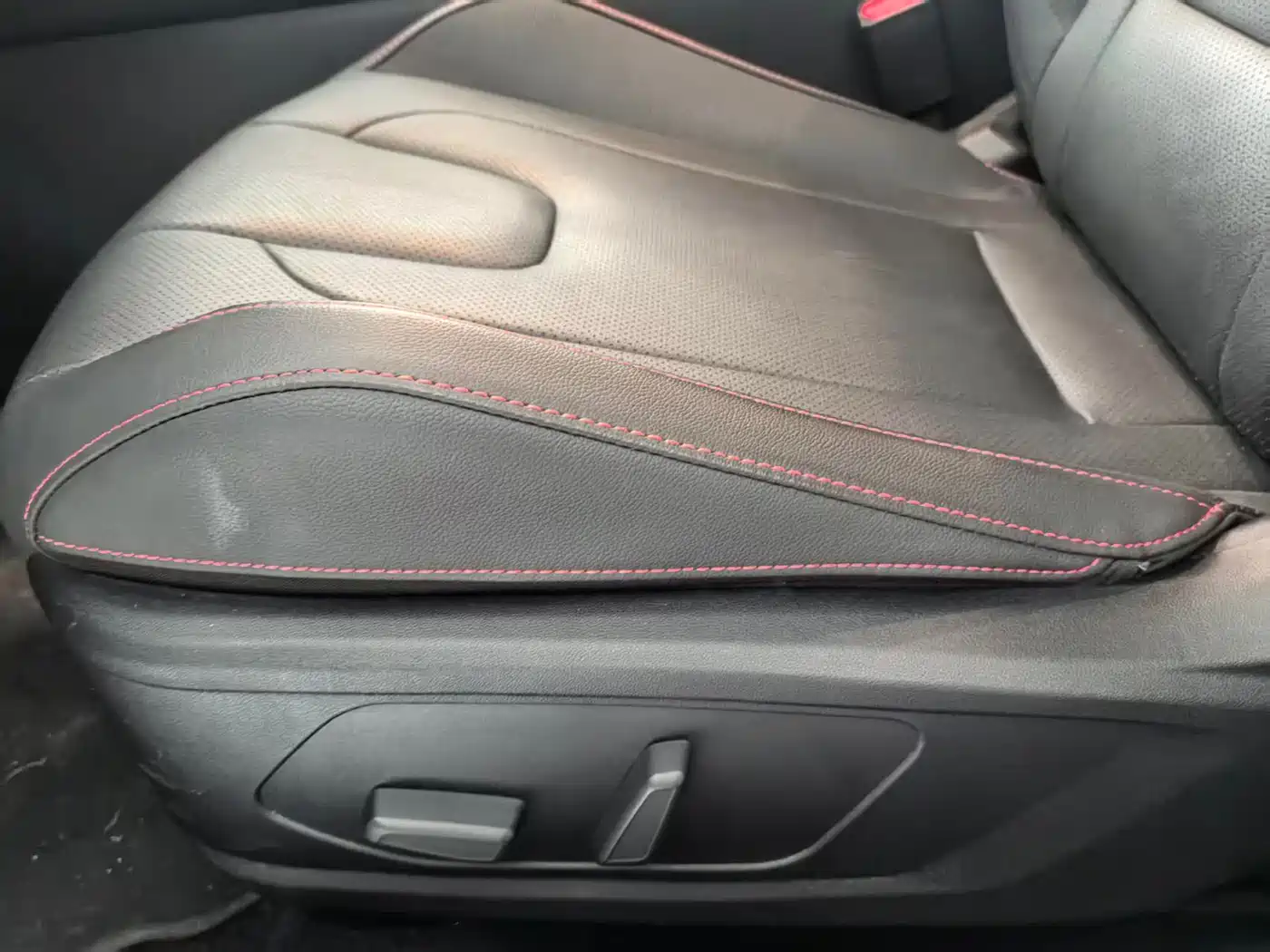 Hyundai Elantra 2022 1.5L CVT 20th Anniversary Edition фото 21