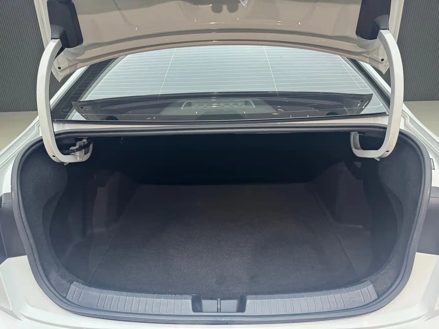 Volkswagen Sagitar 2023 280TSI DSG Beyond Lite фото 18