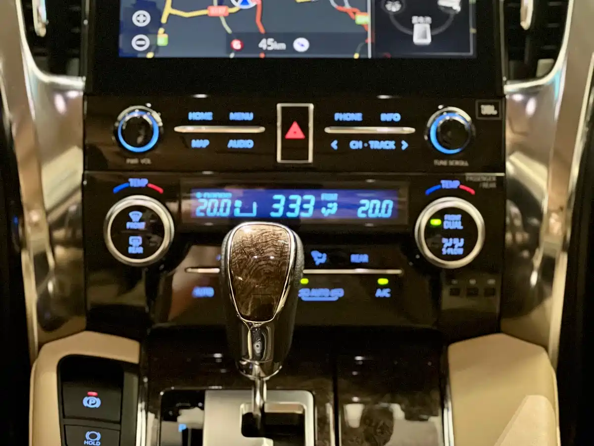 Toyota Alphard 2021 Hybrid 2.5L Premium фото 10