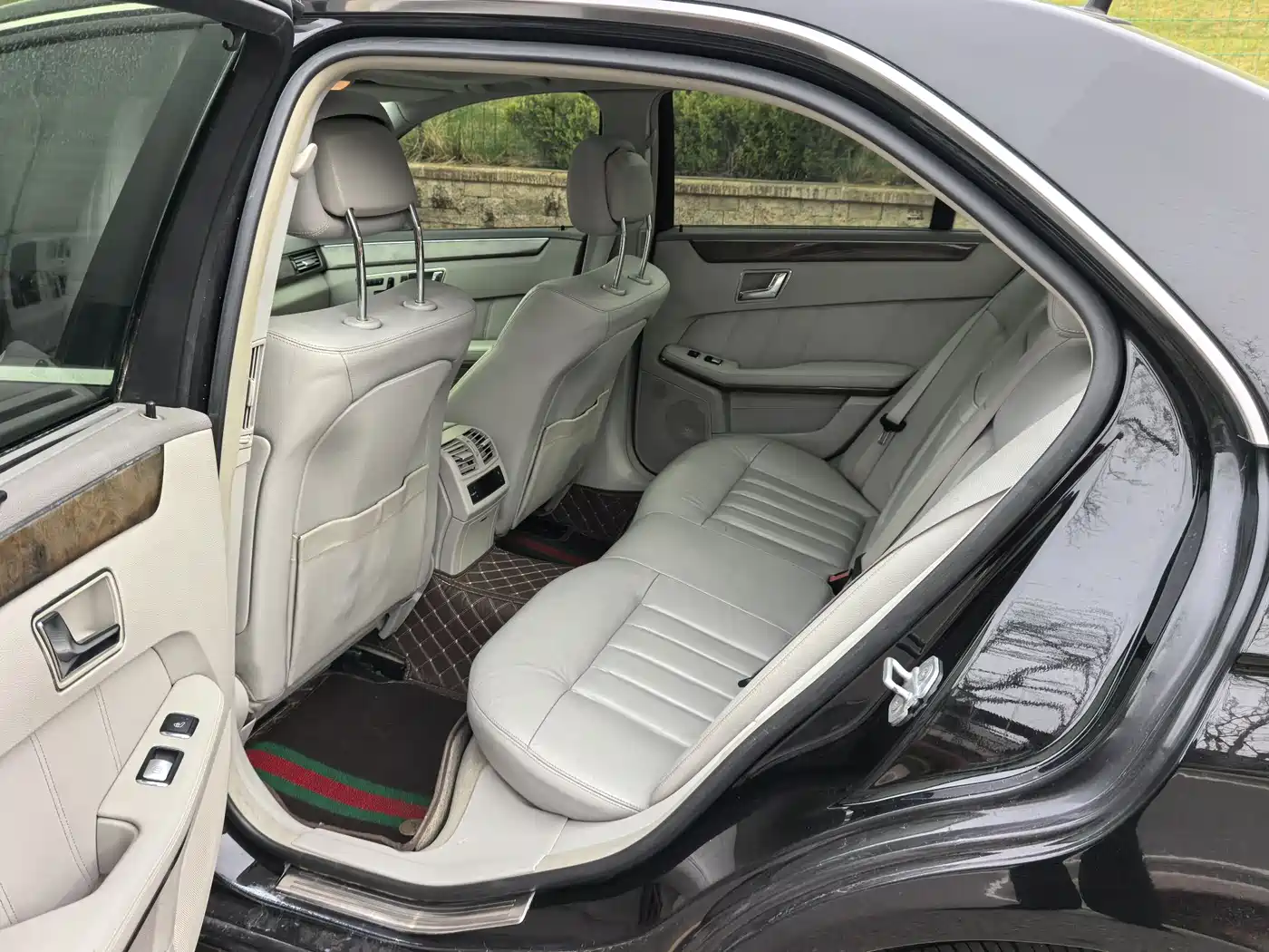 Mercedes-Benz E-Class (Import) 2009 Model E 300 Fashion Version фото 8